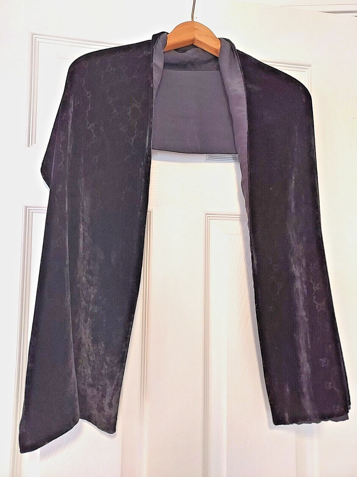 Écharpe vintage Gucci monogramme GG velours noir enveloppante