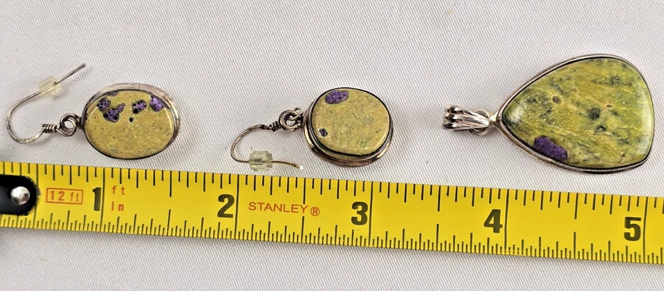 蛇形石质吊坠和悬垂耳环套装纯银 SJ925 — 第 3/4 张图片