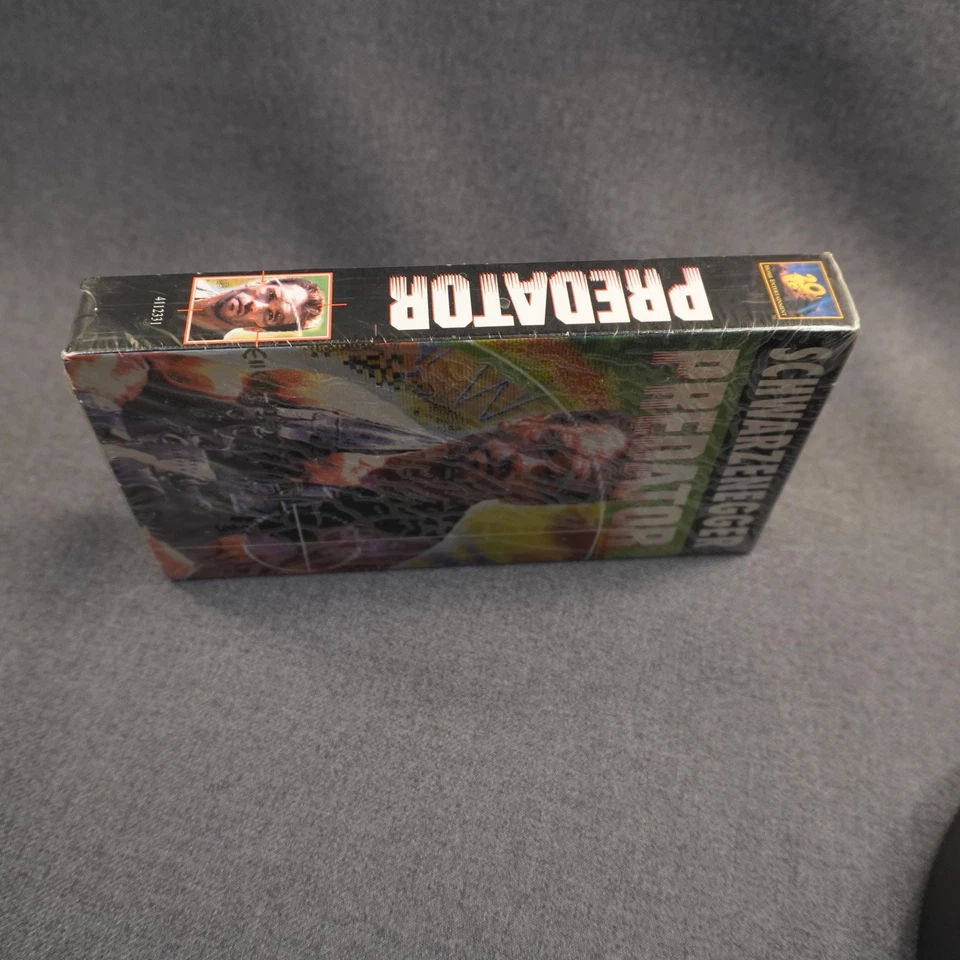 Predator VHS Tape New Sealed 1987 Arnold Schwarzenegger Lenticular Cover Fox - Image 3 of 4