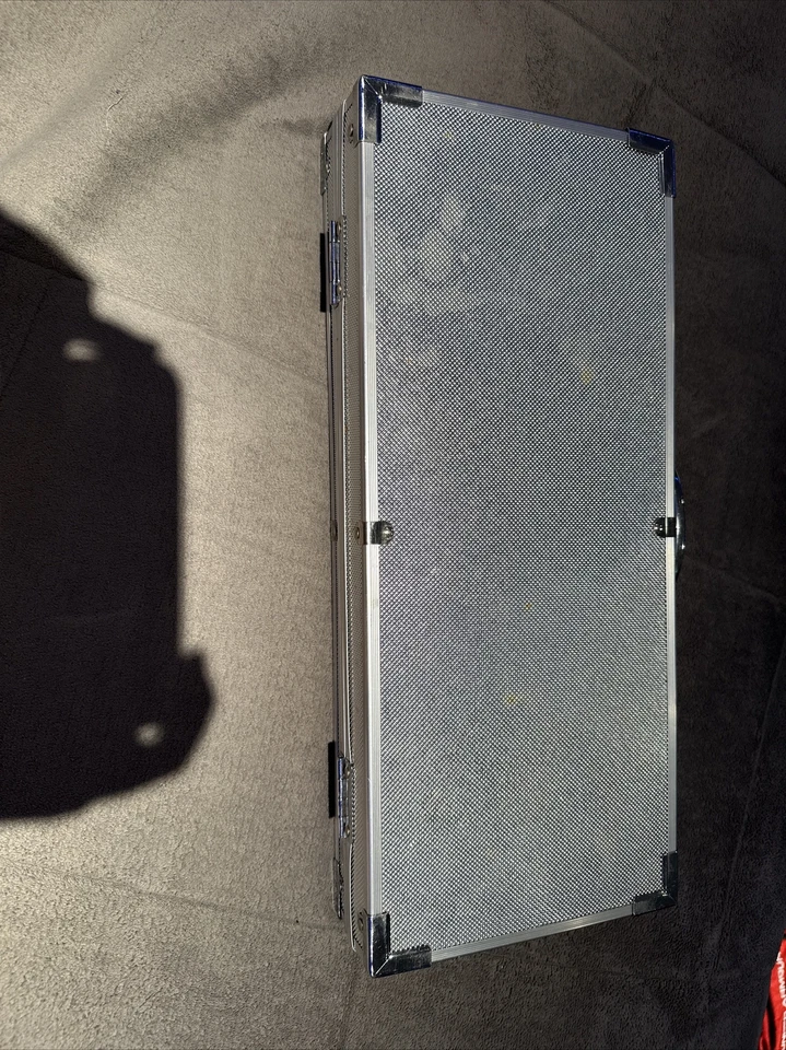 Maletín lleno de tarjetas deportivas (alrededor de 800 tarjetas) Foto 3 de 3