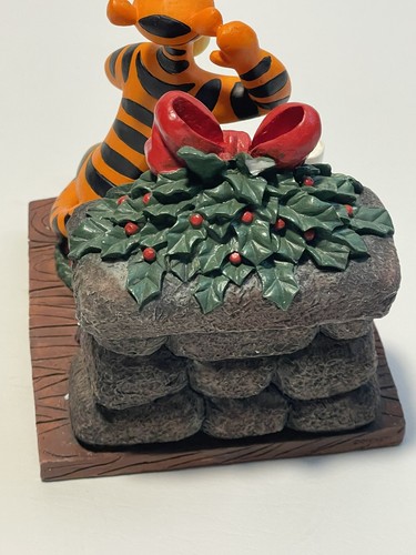 Tigger Stocking Holder Disney Santas Best Winnie the Pooh Vintage 1998 Vintage - Picture 8 of 9
