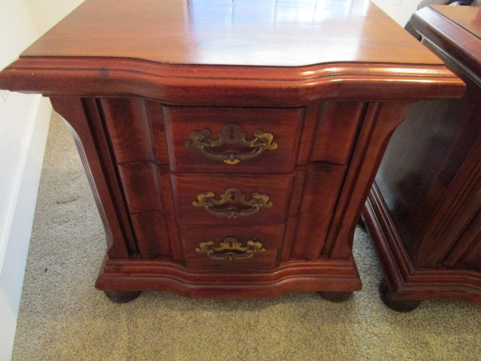 Vintage VAUGHAN BASSETT  3 Drawer Nightstands (2) - Image 2 of 4