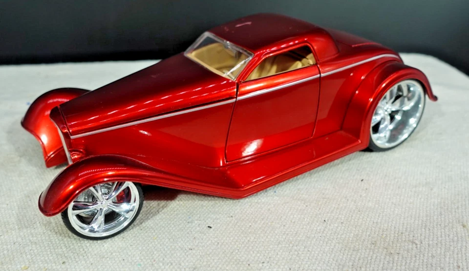 Ford Jada Toys D-Rods 1932 em escala 1/24 - Imagem 3 de 4