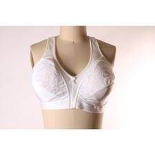 1980s White Lace Trim Floral Detail Bra by Classique-40DD