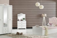 Stilvolles Schlafzimmer-Set Mit Bett Kleiderschrank Schminktisch