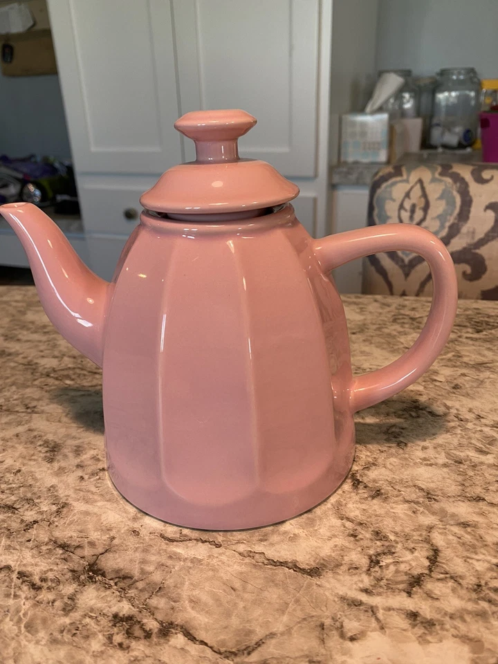 Tetera Chantal Rosa Cerámica Chantal 2003 Microondas Apta 3 Tazas Usada en Excelente Condición Foto 2 de 4