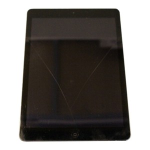 Apple iPad Air A1474, iOS, 1 GB RAM, 16 GB Kapazität *defektes Display*