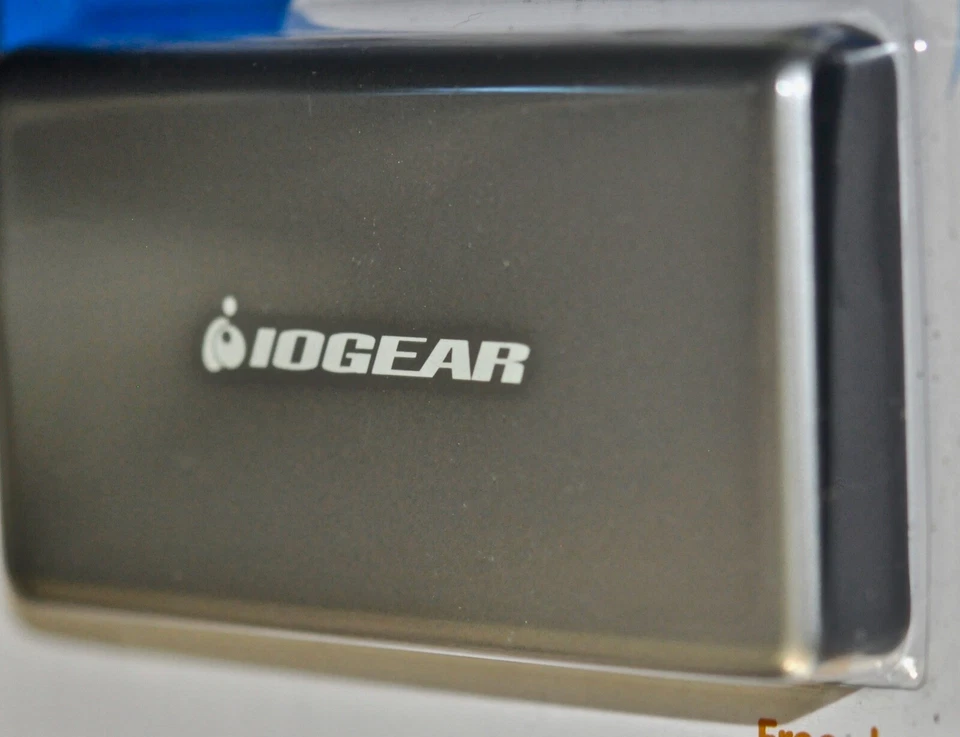 IOGEAR UNIVERSAL MEMORY CARD READER/WRITER 56 IN 1 MULTI-FORMAT NEW  ***L@@K*** - Image 2 of 4