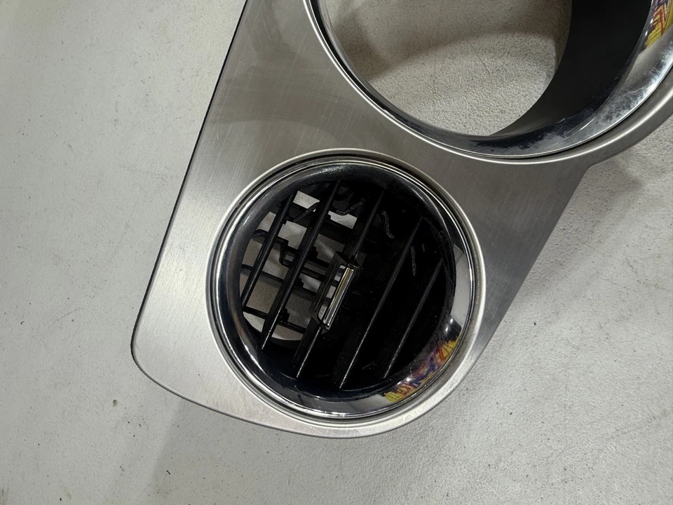 Ford Mustang 2010-2014 calibre racimo bisel con ventilación OEM Foto 3 de 4