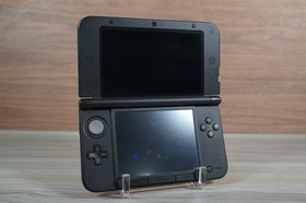 Nintendo 3DS XL Black/Black - Dead pixels top screen, otherwise working