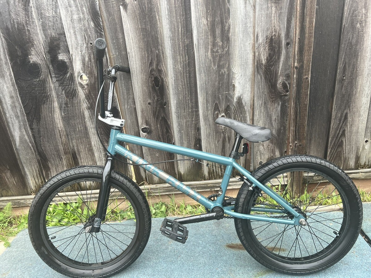 2023 KINK CURB - COMPLETE BMX BIKE - 20