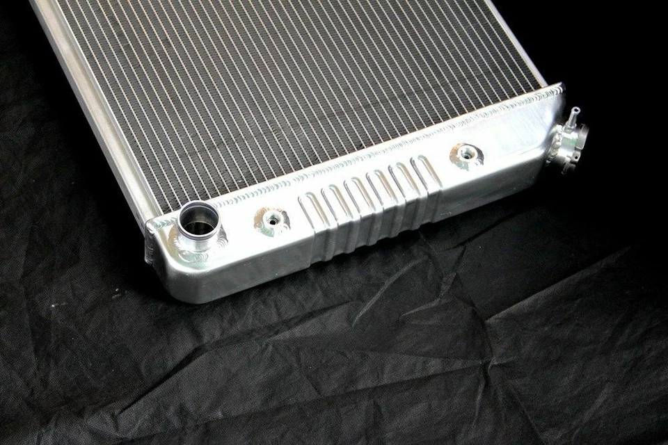 Radiador KKS571 3 filas apto 68-87 Chevy Nova/El Camino/Camaro/Monte Carlo 21" núcleo Foto 4 de 4