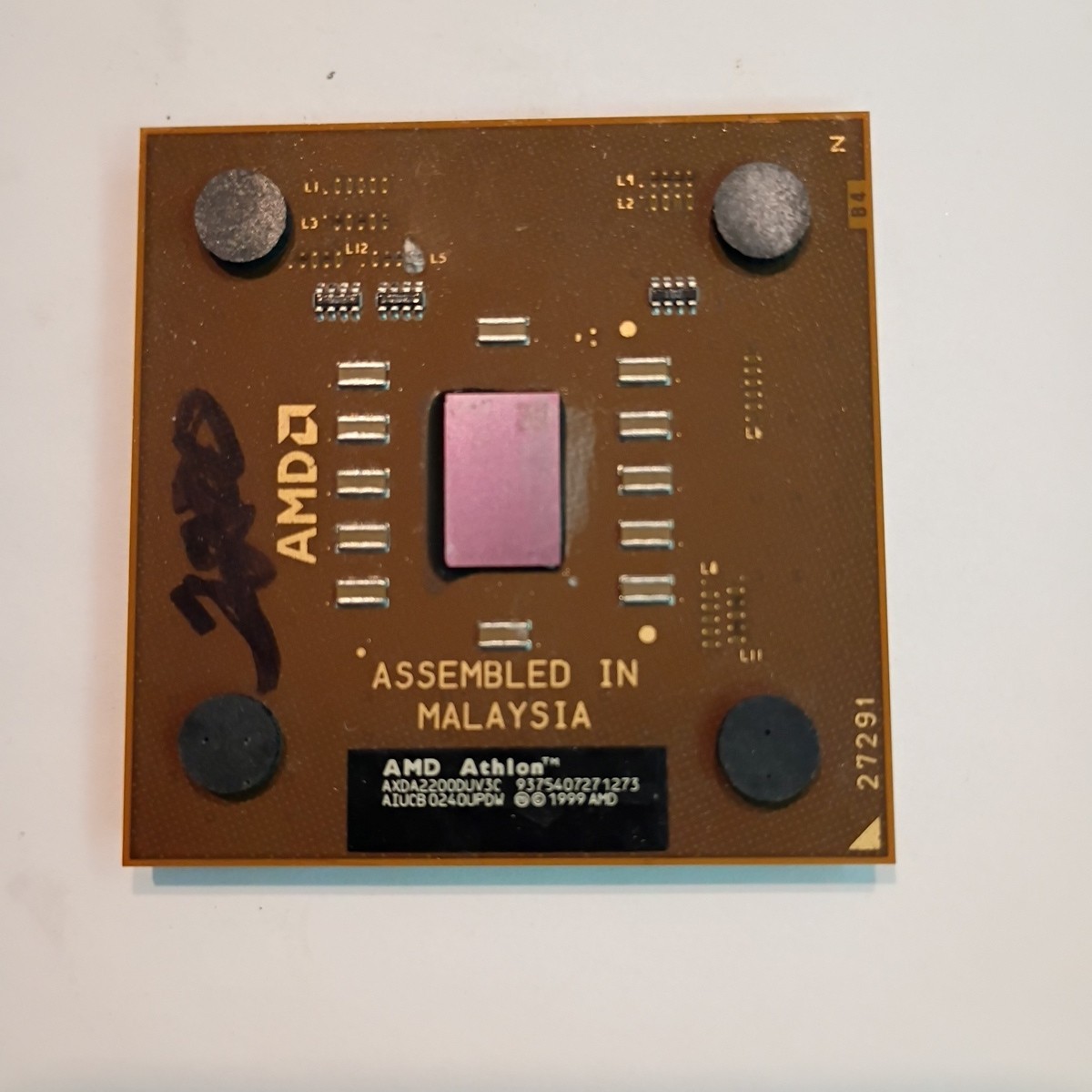 AMD Athlon XP 2200+ 1.8 GHz 256KB 266 MHz Socket 462 A K7 CPU AXDA2200DUV3C