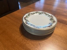 THE HOLLY AND THE IVY ROYAL GALLERY Bread/butter 6" Plates - ONE LEFT!