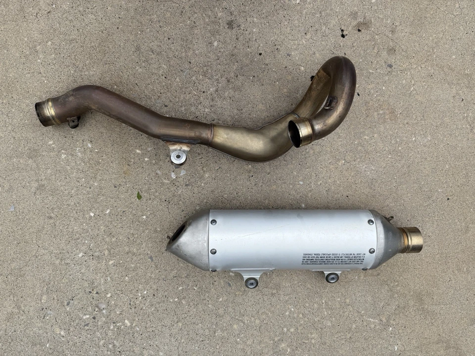 Sistema de escape Husqvarna FC450 FABRICANTE DE EQUIPOS ORIGINALES (2016-2018) Foto 2 de 4