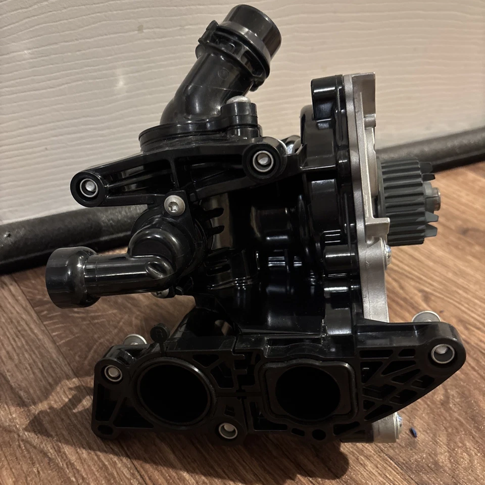 V10-4919 VEMO TERMOSTATO CARCASA BOMBA DE AGUA PARA VW AUDI SEAT SKODA Nuevo Foto 2 de 4