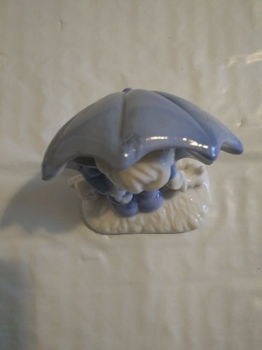 Porcelain Figurine of Boy With Umbrella and Puppy Blue & White Glaze 3.5" x 2.5" - Picture 6 of 7