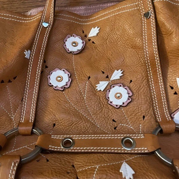Bolso de Mano de Cuero LUELLA Daria Apliques Florales Foto 2 de 4