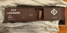 Accurail 5311 HO Scale  50' Combo Door Box Car Kit- Erie Lackawanna
