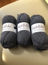 Knit Picks Wool Of  The Andes “Mist” Gray  3 Skeins 23438