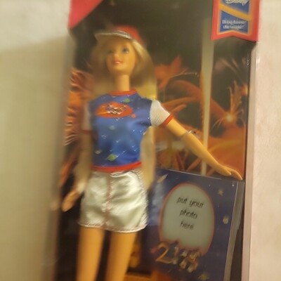 Walt Disney World Exclusive Barbie Doll 2000 Anniversary Edition