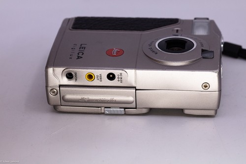 Collector Leica Digilux 1.5 MP 1:3.2 / 7.6mm Digital Camera - Bild 10 von 10