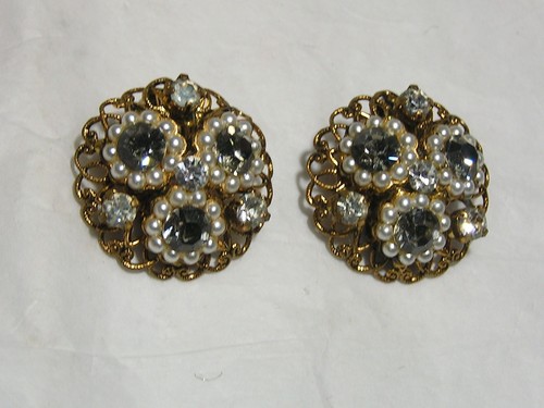 Vtg W. Germany Gold Tone Filigree, Faux Pearl, Gray Rhinestones Clip-on Earrings - Picture 5 of 10