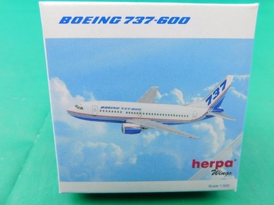 B09 Herpa Wings 1:500 Flugzeug 511056 Boeing 737-600 OVP TOP
