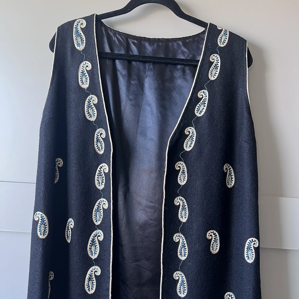 VTG Wool Long Black Coat Vest Jacket Women Small/Med Embroidered Paisley Floral - Image 3 of 4