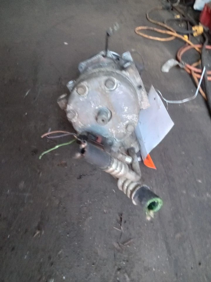 Used A/C Compressor fits: 2000 Jeep Cherokee 4.0L RHD Grade A - Image 3 of 4