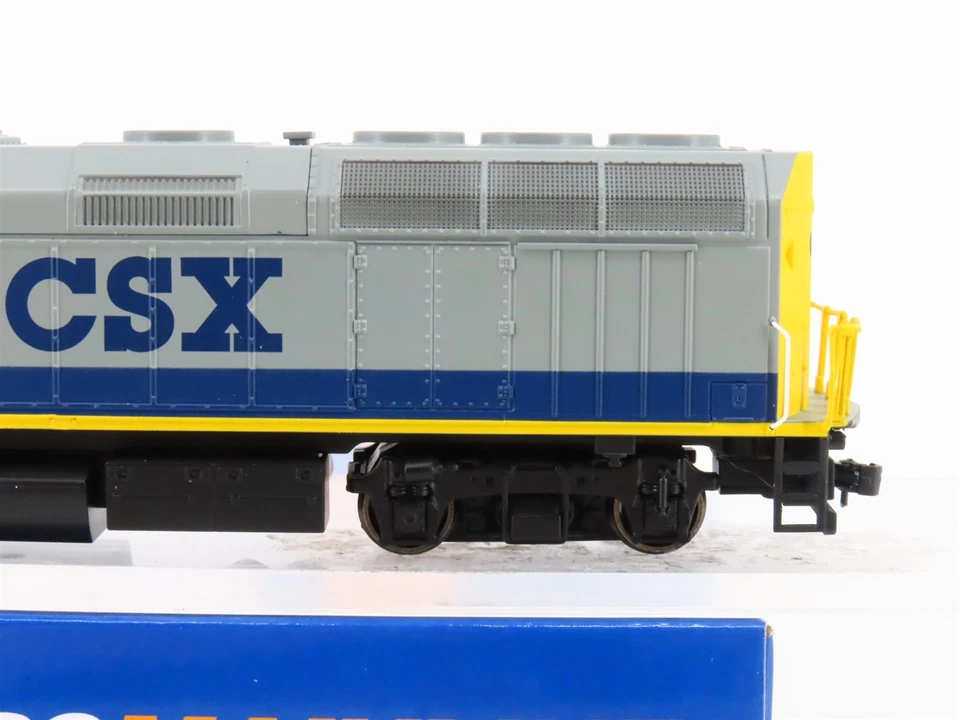 HO Scale Walthers 910-9478 CSX Railway F40PH PH 2b Diesel Locomotive #9997  - Image 3 of 4