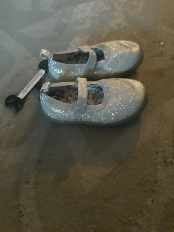 Zapatos nuevos niña talla 5 Foto 2 de 3