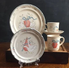 International Tableworks Stoneware Dinner Plate Marmalade Duck Floral #8868