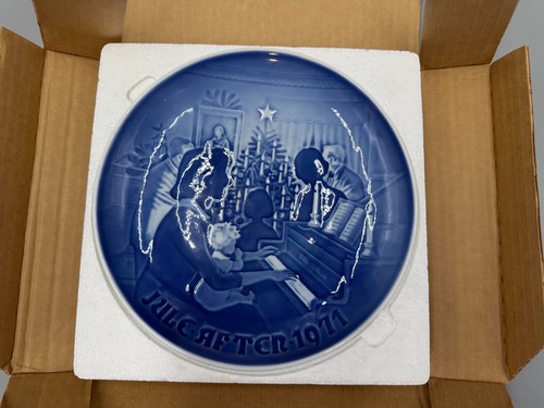 Vintage 1971 Bing & Grondahl Christmas at Home, “Jule After” 7” Plate - Picture 3 of 7