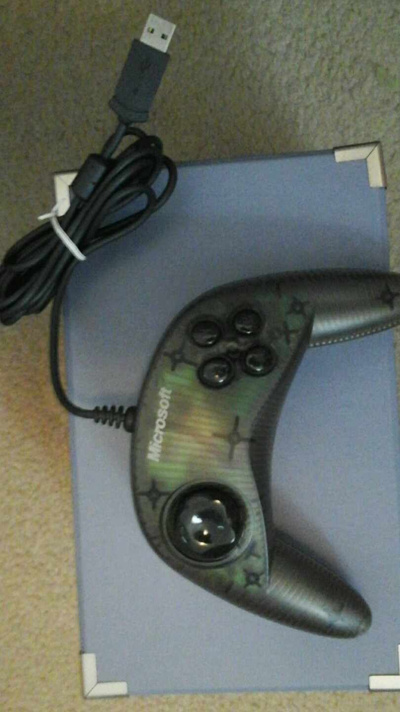 Microsoft SideWinder Plug and Play USB Game Pad. Not tested