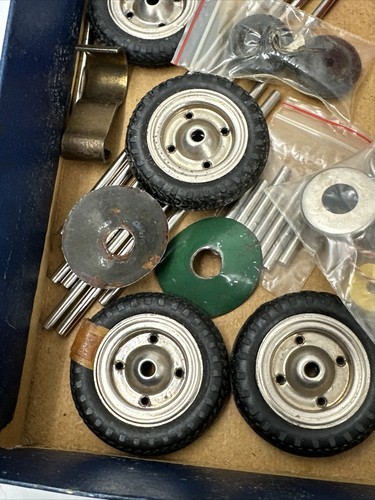 Vintage Effem Robo Constructor Set No. 1 New York Metal Construction Toy Set - Picture 4 of 8