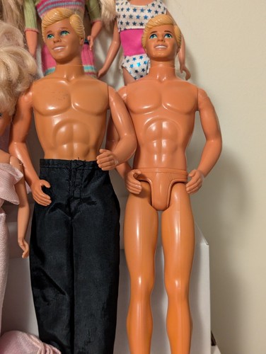 VINTAGE BARBIE, KEN, SKIPPER LOT, Dolls, Outfits, Accessories, 1991 Deluxe Trunk - Picture 2 of 24