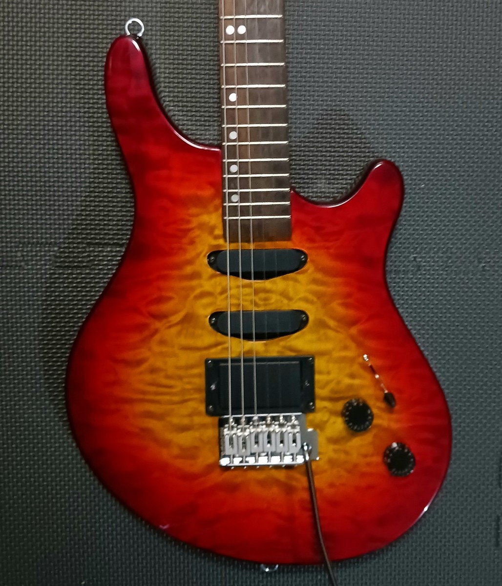 2001 Washburn Maverick Series Pro BT-4 Guitar HSS - Quilted Cherry