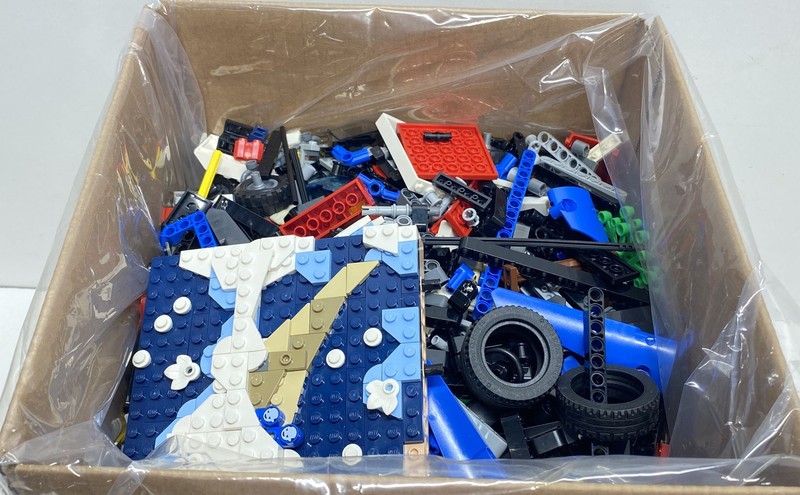 LEGO Bulk Mixed Brick Lot 8 Pounds Authentic Pieces Technic Minifigures Parts