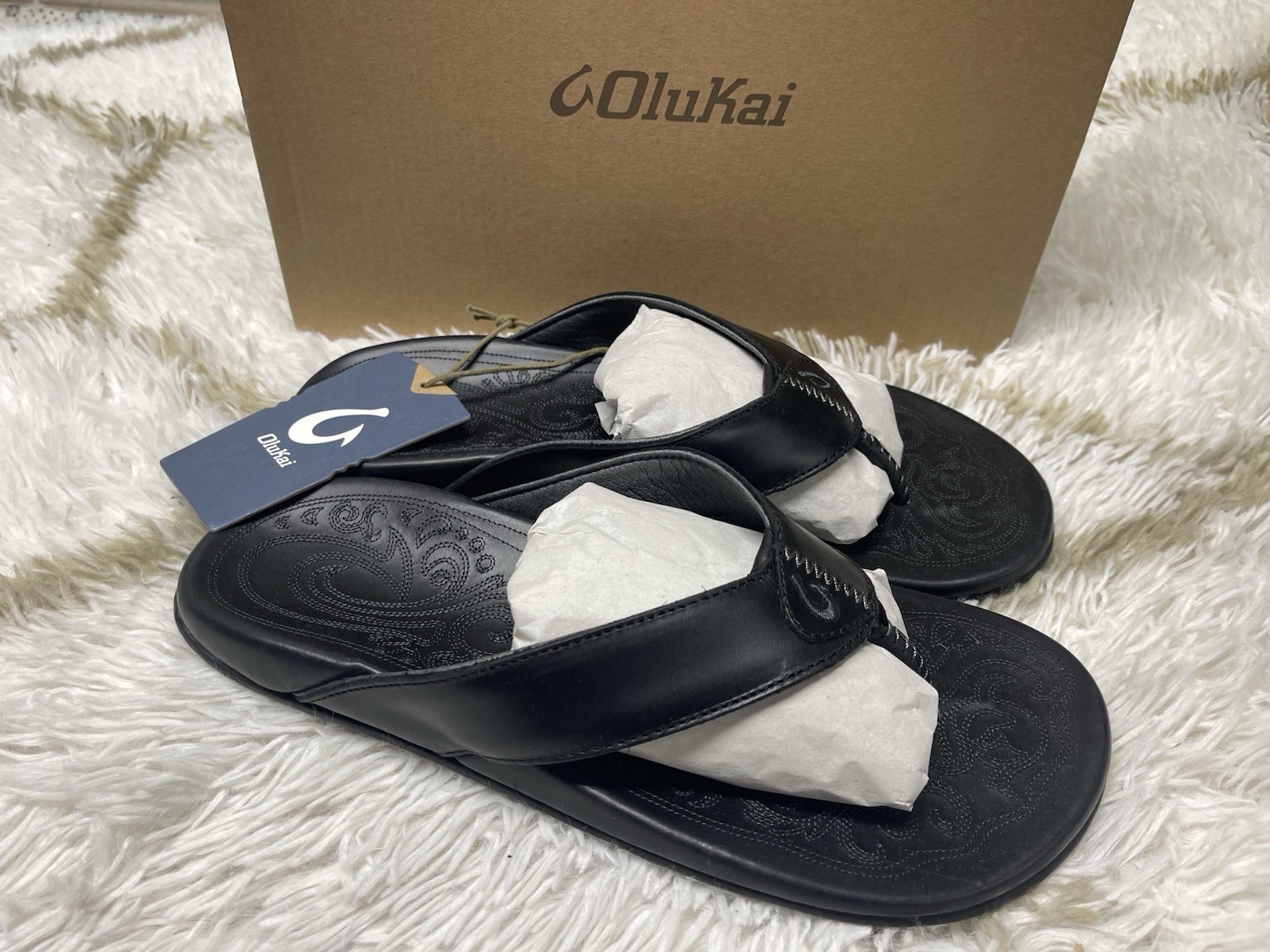 🧡NIB*OluKai Mekila Flip Flops Thong Sandals Black Leather Embossed Mens Size 10