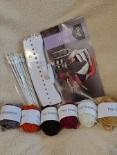 Ann Williams Group Craft Crush Loop de Loom Weaving Loom w/ 6 acrylic yarns