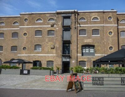 FOTO NORTH DOCK CANARY WHARF LONDON DIE MEISTEN GEBÄUDE IN DIESER GEGEND WURDEN ZERSTÖRT