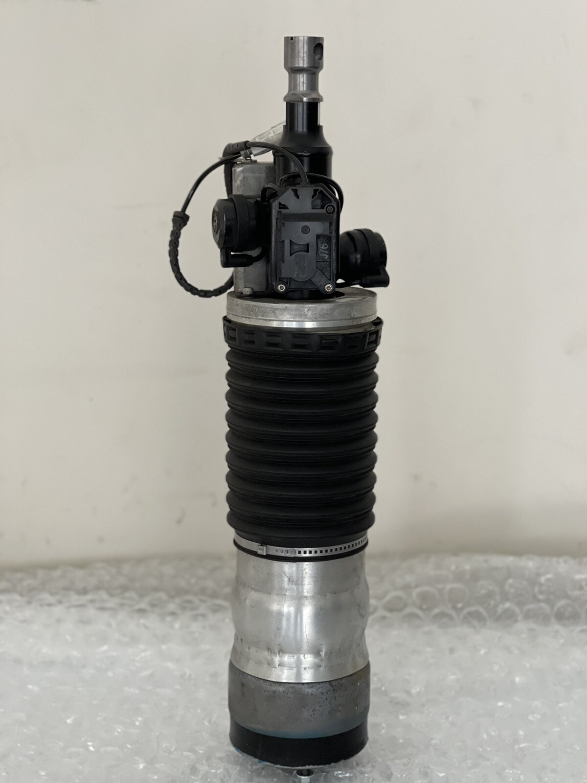 Rolls Royce Ghost Front Right Suspension Shock Absorber AirStrut 37106864534 OEM