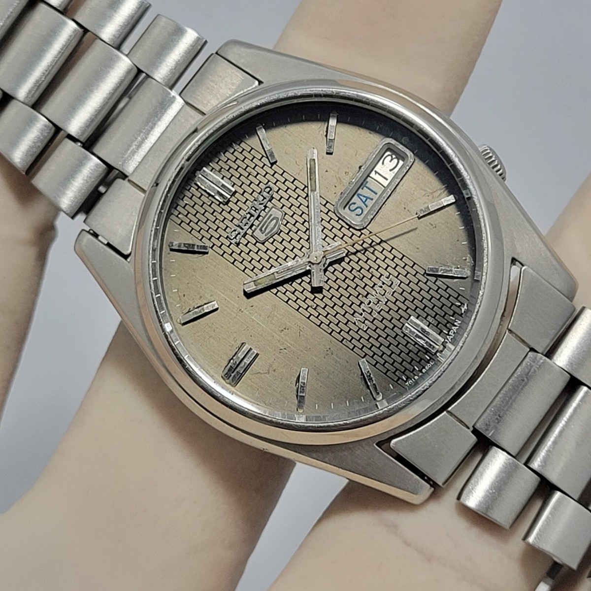 Vintage Seiko 5 Automatic 7019-8220 Day/Date 21J Japan Men's Watch