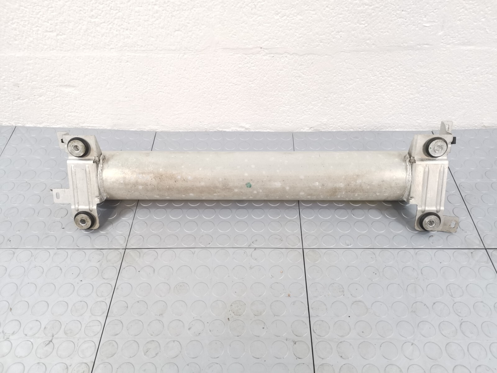 2017 - 2020 Maserati Levante AIR SUSPENSION RESERVOIR TANK 6700375220