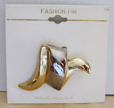 CONTEMPORARY FASHION PIN BROOCH HEAVY GOLD TONE METAL MADE IN USA GOOD CONDITION