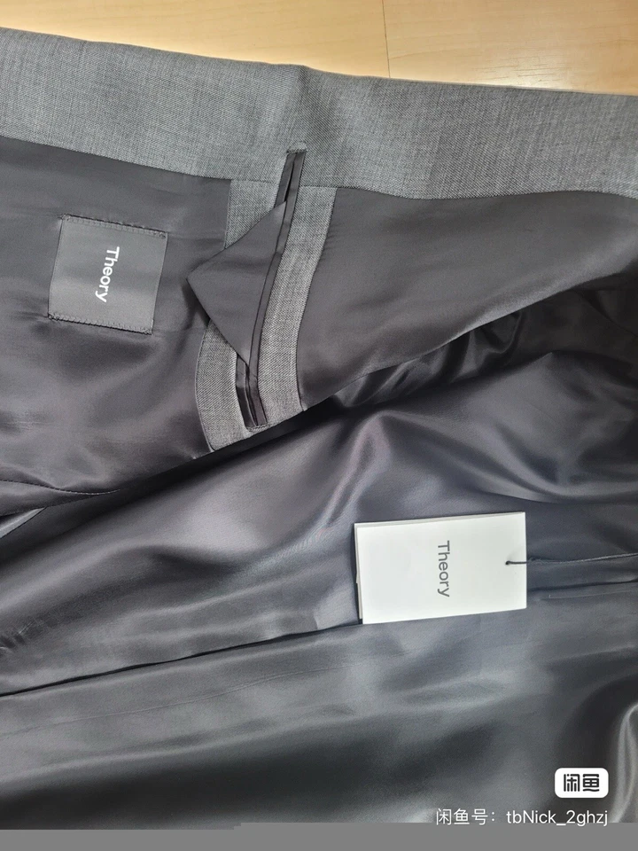 $895 Theory Charcoal Gray 2 Piece Suit Wool Blend Jacket 44L Trousers 36 - Image 4 of 4