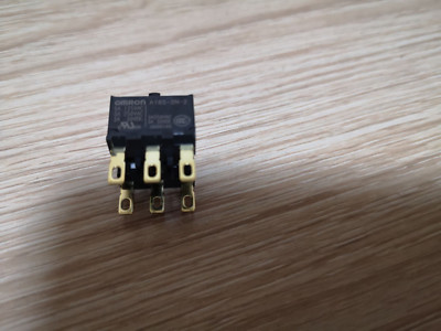 1PC NEW OMRON A16S-2N-2 A16S2N2 Pushbutton Switch