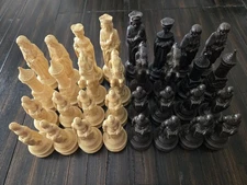 Vintage 1959 E.S. Lowe Renaissance ARNI Chessmen Chess Set 32 Pieces Brown Beige