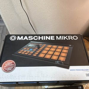 Native Instruments Maschine Mikro 2 ,16 Pad Triggers, Black Tabletop